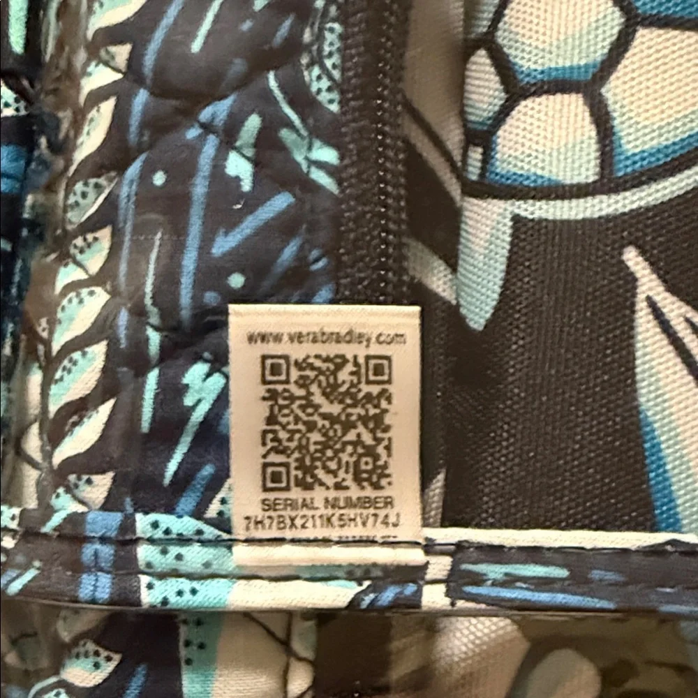 Vera Bradley 4 piece Travel Cosmetic Bag Set - Ocean Print (NWT) - Picture 6 of 6